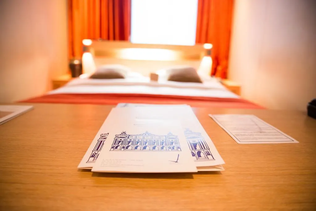 Golden Tulip Opera De Noailles Hotel 4*